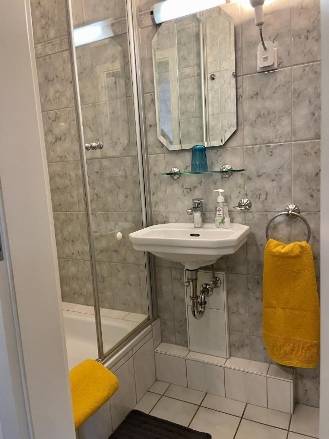 Gaestehaus Vigliarolo Gewerblich Jedes Zimmer Eigenes Bad Gemeinschaftskueche Elmshorn Dış mekan fotoğraf